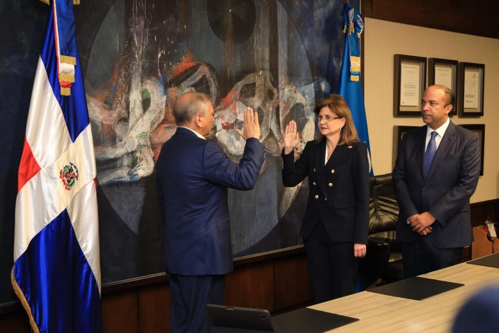 1-9-1024x683 Vicepresidenta Raquel Peña juramenta nuevos incumbentes en Banreservas y Refidomsa