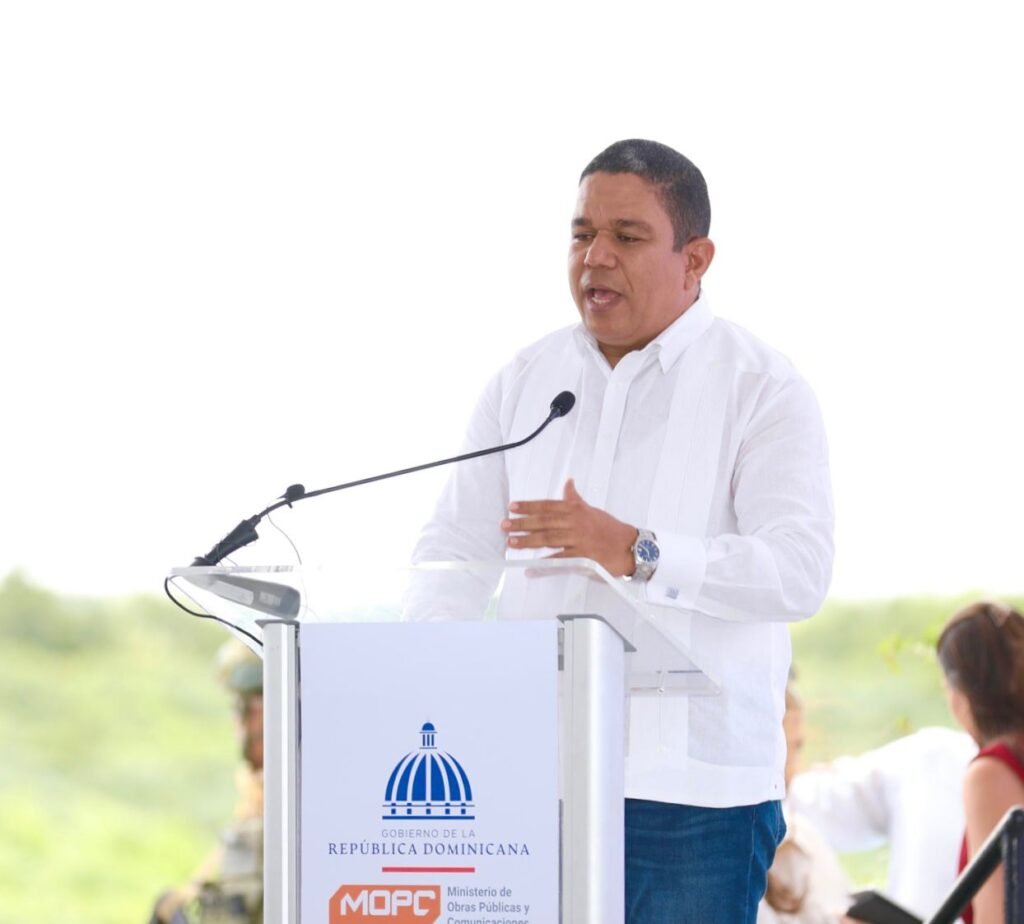 13-1024x924 Presidente Abinader deja inaugurada Circunvalación de Baní de 19.8 kilómetros que conecta el Sur del país, acorta distancia, ahorrando tiempo y combustible