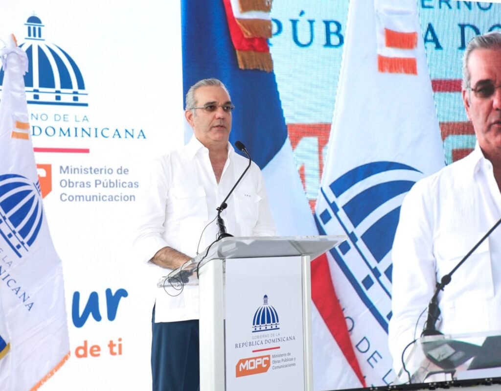 17-1024x799 Presidente Abinader deja inaugurada Circunvalación de Baní de 19.8 kilómetros que conecta el Sur del país, acorta distancia, ahorrando tiempo y combustible