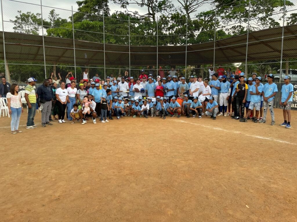 2-1-1024x768 Fundación Homerun Hopefuls entregará utilería deportiva en República Dominicana por 22º año consecutivo