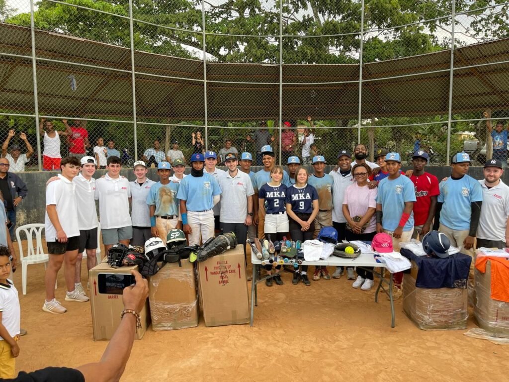 3-1-1024x768 Fundación Homerun Hopefuls entregará utilería deportiva en República Dominicana por 22º año consecutivo