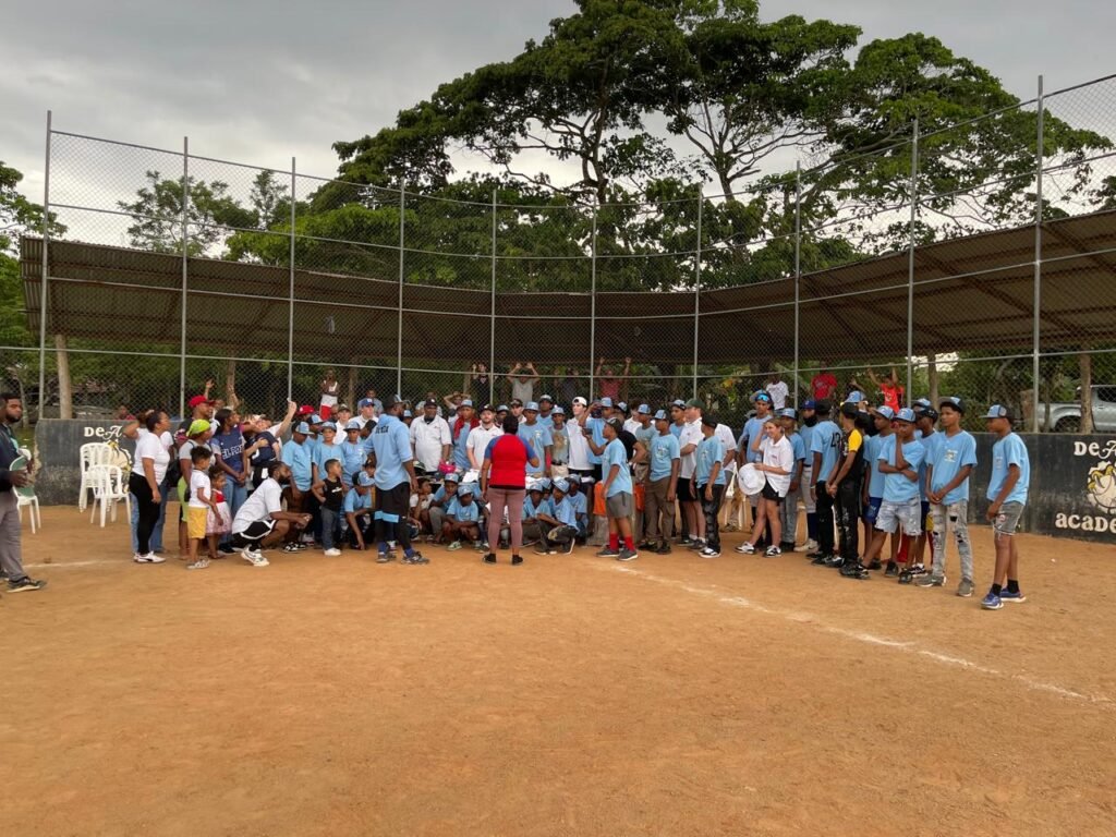 8-1-1024x768 Fundación Homerun Hopefuls entregará utilería deportiva en República Dominicana por 22º año consecutivo