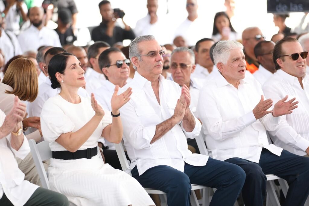 9-2-1024x682 Presidente Abinader deja inaugurada Circunvalación de Baní de 19.8 kilómetros que conecta el Sur del país, acorta distancia, ahorrando tiempo y combustible