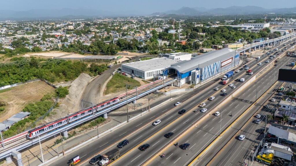 10-1024x576 Presidente Abinader realiza recorrido exitoso durante prueba dinámica en Línea 2C del Metro de Santo Domingo