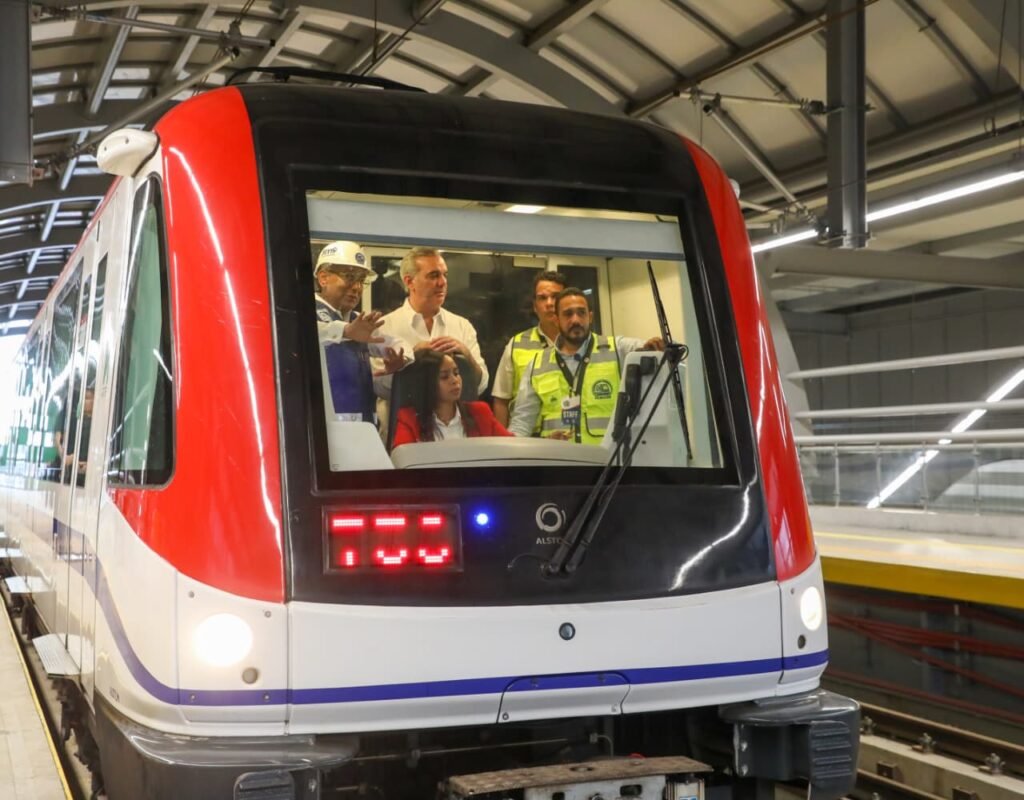 8-1024x800 Presidente Abinader realiza recorrido exitoso durante prueba dinámica en Línea 2C del Metro de Santo Domingo