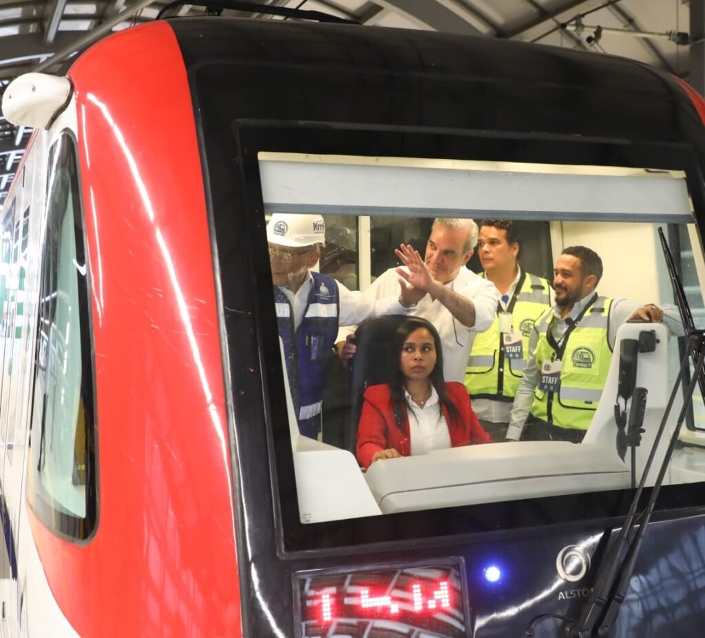 9-1024x928 Presidente Abinader realiza recorrido exitoso durante prueba dinámica en Línea 2C del Metro de Santo Domingo