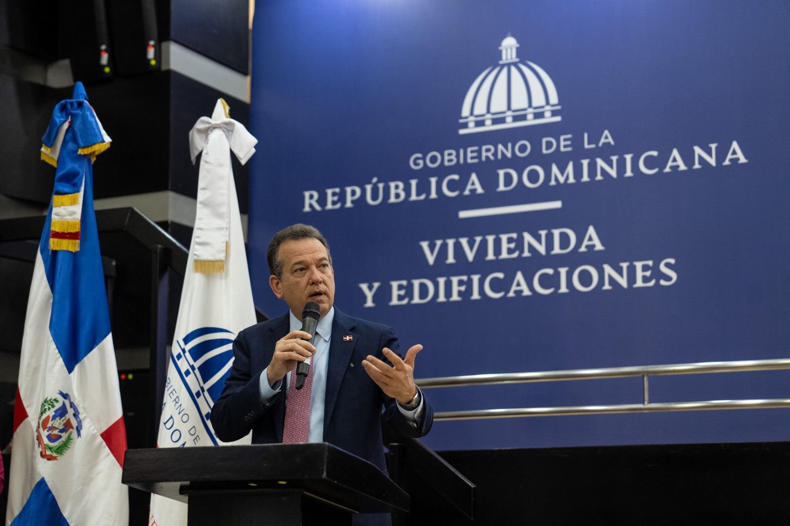 6065930B-1097-4FFF-A287-8840CB02FD17