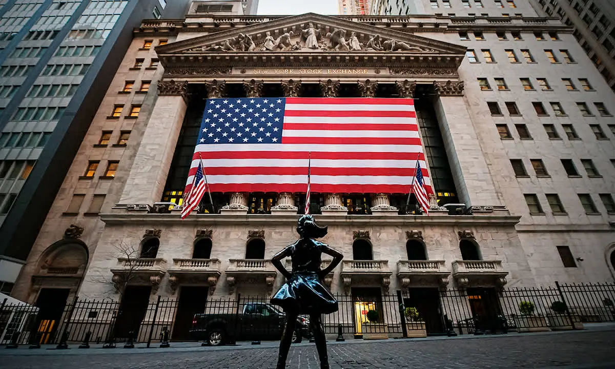WALL-STREET-ABRE-CON-LIGERO-CAMBIO-2-1